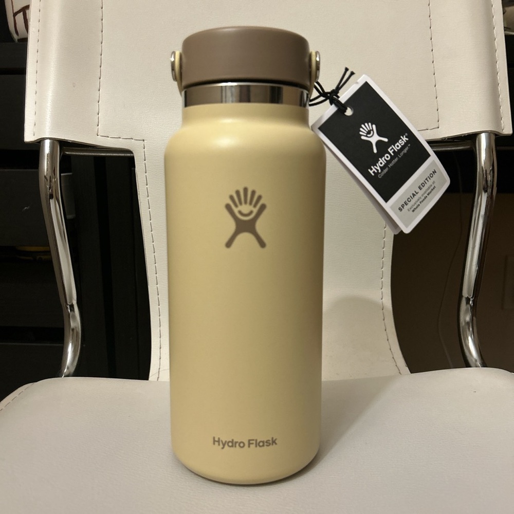 Limited Edition Whole Foods 32 oz Hydroflask Beech